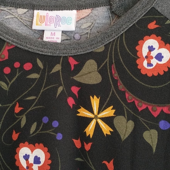 New Lularoe Randy top - Picture 2 of 4